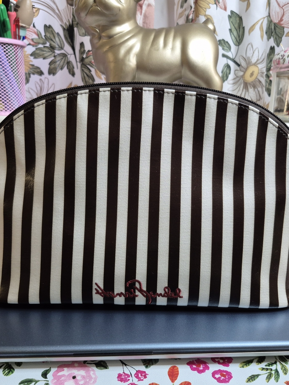 Henri Bendel Pop Art Brown & White Striped Large Makeup Bag NWOT - Picture 4 of 10